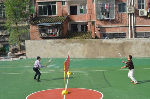 馬路打羽毛球心真大！中山地坪漆廠家有話說